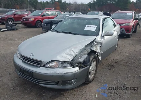 2000 Lexus Es 300 from USA, damaged, VIN JT8BF28GXY5096351